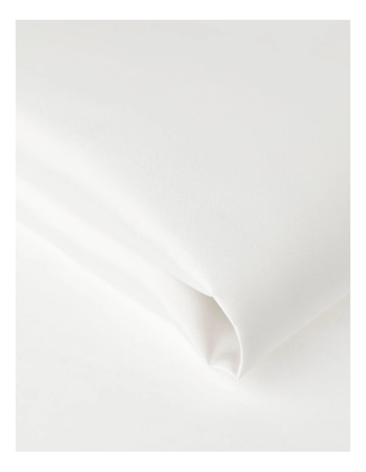 Discount π€© Heritage Berry Lace Table Cloth In White/Red β - Image 2